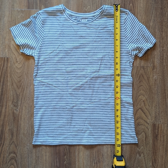 Able Shriya Crew Tee - Picture 4 of 5